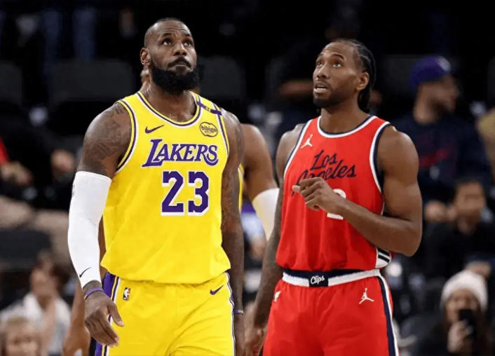 NBA一夜大地震！11笔交易达成，湖人压哨引援神射，快船2换5重建