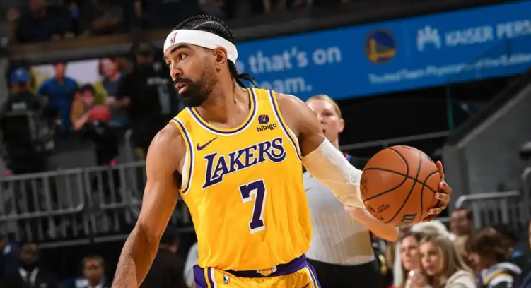 NBA一夜大地震！11笔交易达成，湖人压哨引援神射，快船2换5重建